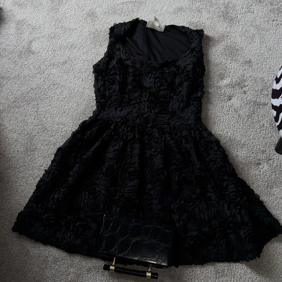 Von Vonni Patterned Floral black mini dresss Sz Medium - Picture 6 of 17